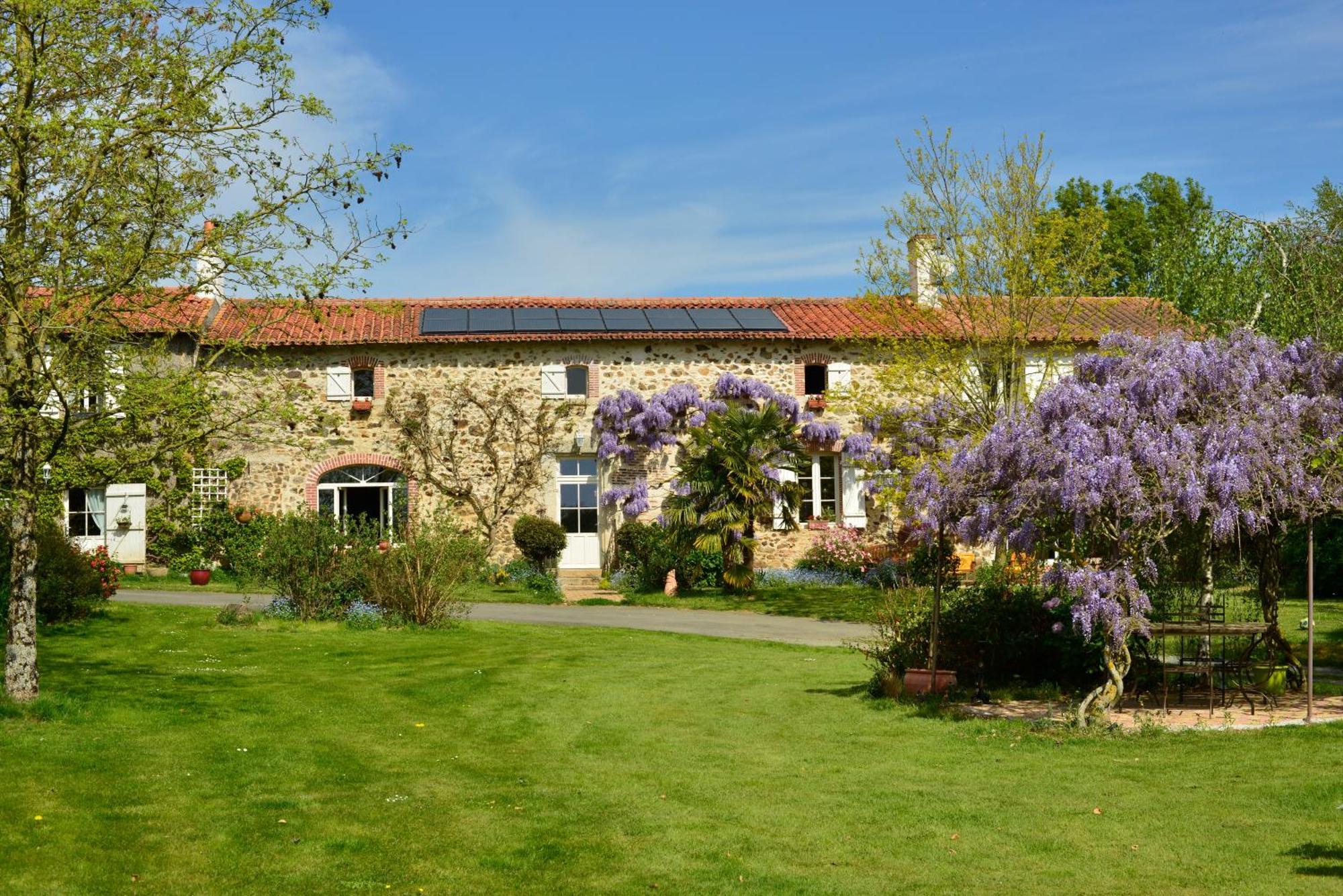 La Frapperie Bed & Breakfast La Pommeraie-sur-Sevre Exterior photo